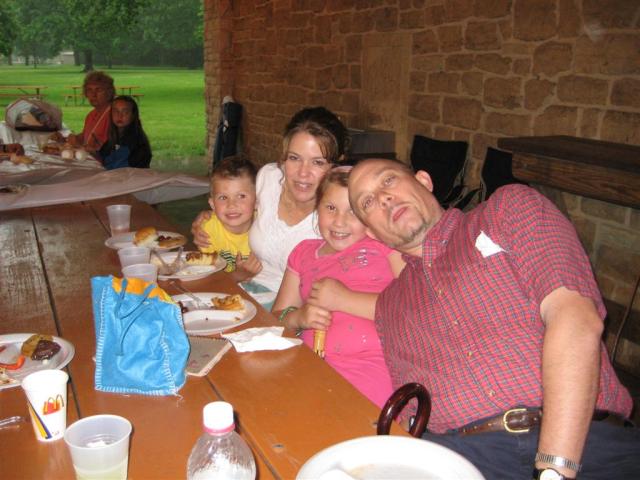 2008 Picnic (14).jpg