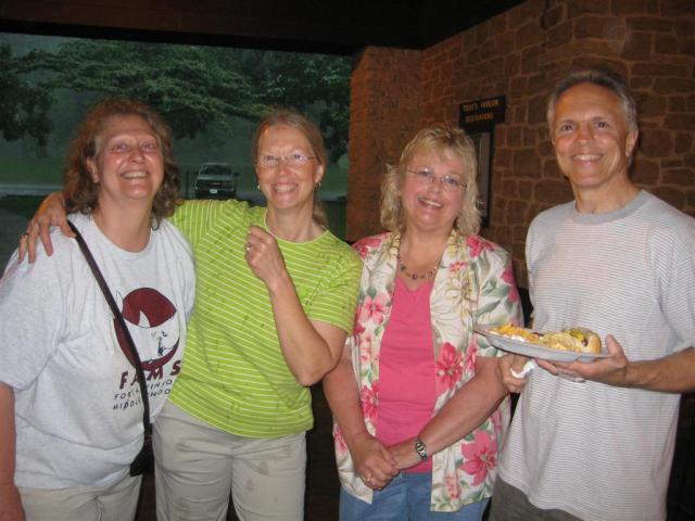 2008 Picnic (2).jpg