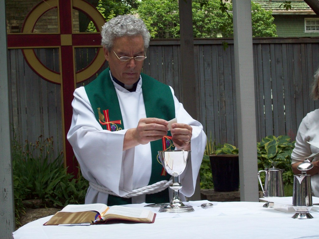 PrayerGardenNoonMass_10.jpg